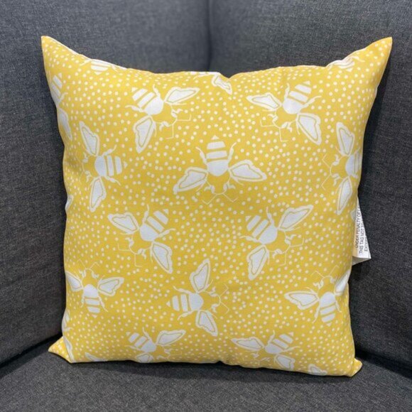 NEW 2Pk Bee Kind Indoor/Outdoor Zip Reversible Throw Pillows - Picture 3 of 4